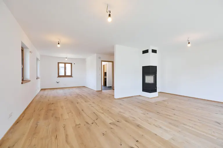 Moderne Doppelhaushälfte im Chalet Stil in Ohlstadt
