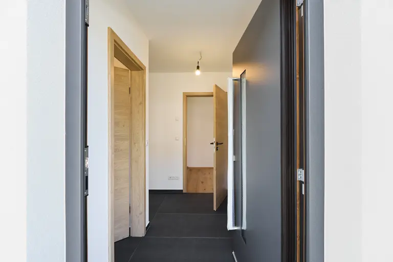 Moderne Doppelhaushälfte im Chalet Stil in Ohlstadt