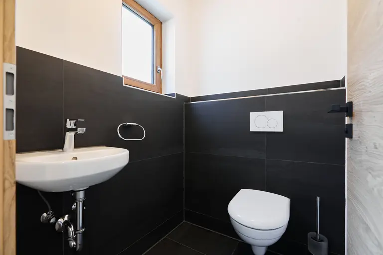 Moderne Doppelhaushälfte im Chalet Stil in Ohlstadt