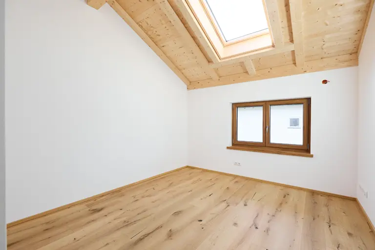 Moderne Doppelhaushälfte im Chalet Stil in Ohlstadt