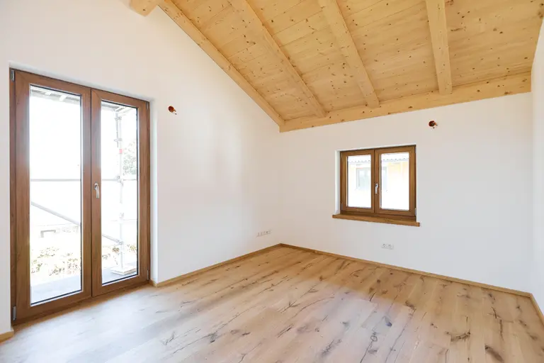 Moderne Doppelhaushälfte im Chalet Stil in Ohlstadt