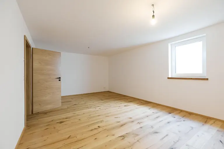 Moderne Doppelhaushälfte im Chalet Stil in Ohlstadt