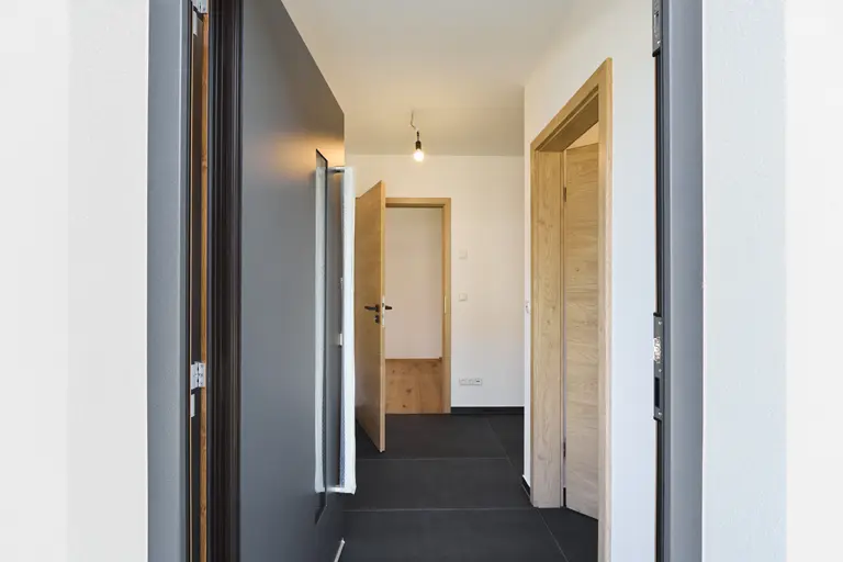 Moderne Doppelhaushälfte im Chalet Stil in Ohlstadt
