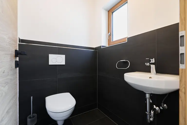 Moderne Doppelhaushälfte im Chalet Stil in Ohlstadt