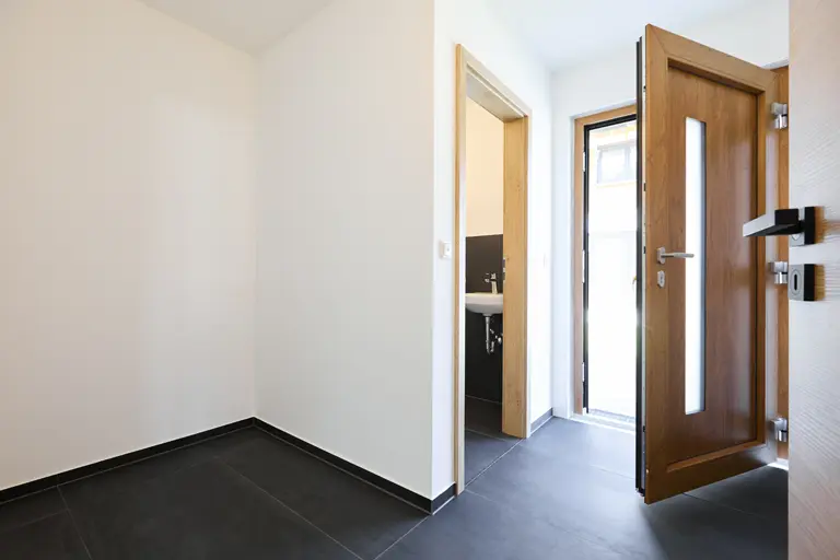 Moderne Doppelhaushälfte im Chalet Stil in Ohlstadt