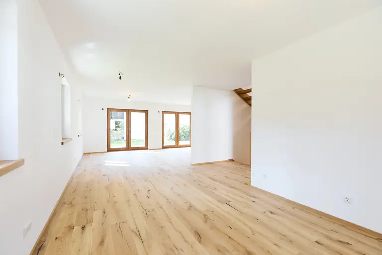 Moderne Doppelhaushälfte im Chalet Stil in Ohlstadt