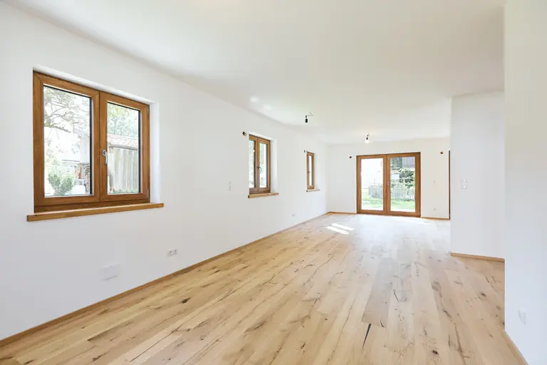 Moderne Doppelhaushälfte im Chalet Stil in Ohlstadt