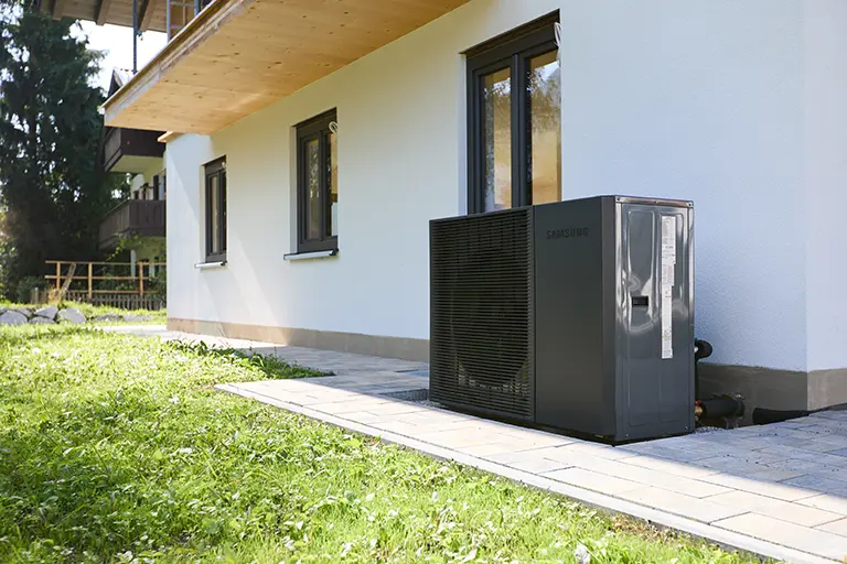 Moderne Doppelhaushälfte im Chalet Stil in Ohlstadt